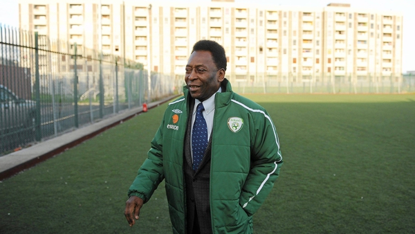 Pelé during a visit to Trinity Comprehensive School, Ballymun in 2009