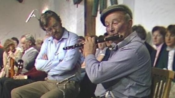 Tony MacMahon and Micho Russell (1983)