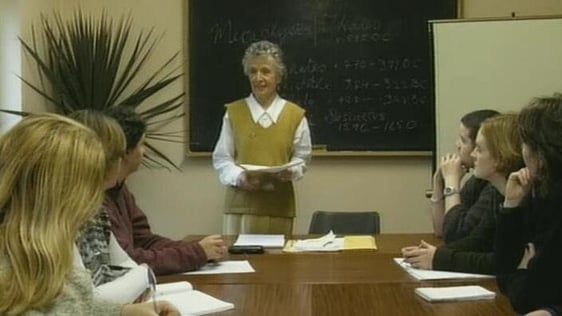 Students in philosophy class, UCG (1998)