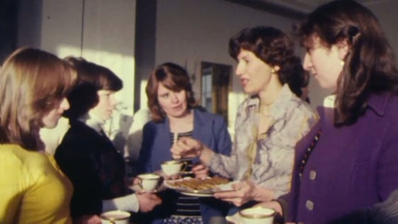 Traveller women with Elizabeth Shannon, wife of the American Ambassador, 1978.