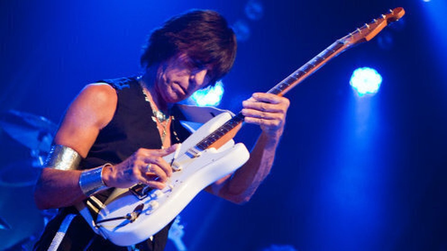 Jeff Beck: British guitar legend dies aged 78 - BBC News