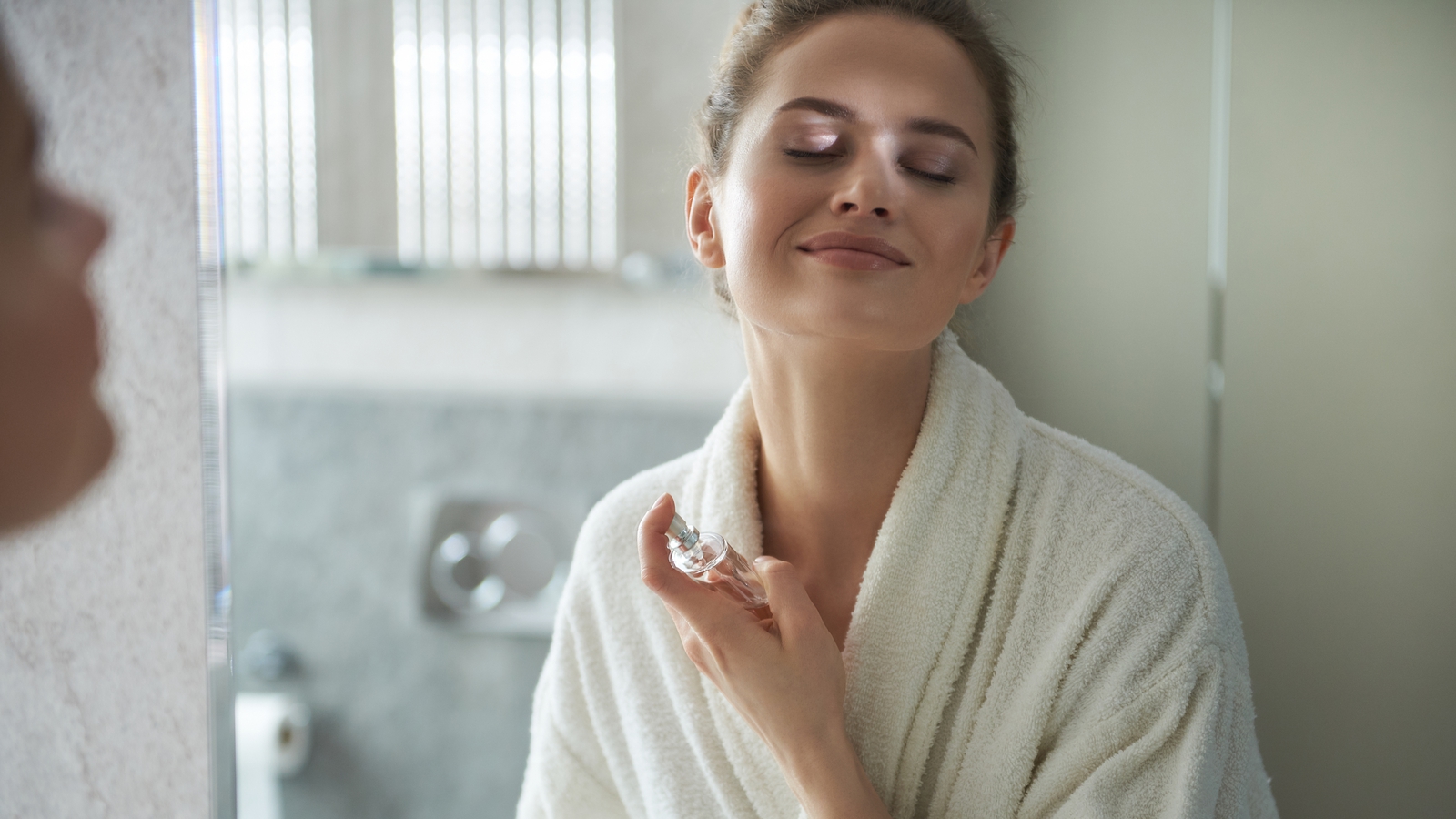 Is it a mistake to store perfume in the bathroom? Experts respond