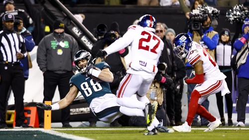 Eagles crush Giants to move closer to Super Bowl