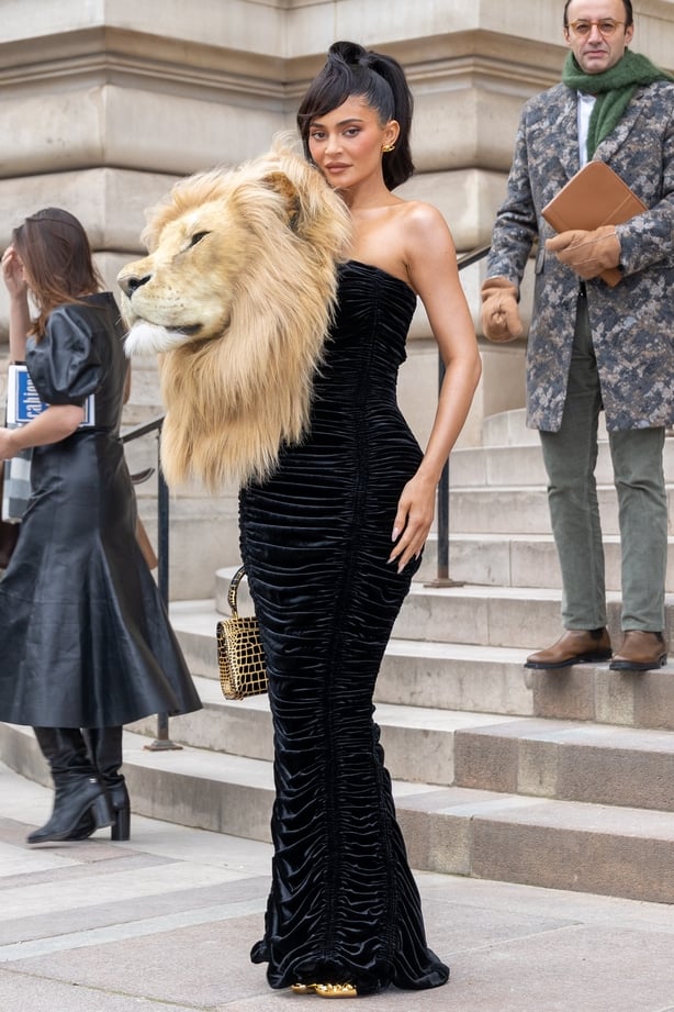 Kylie Jenner wore a faux lion head to Paris Fashion Week