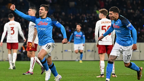 Giovanni Simeone (L) scored the winner which has moved Napoli 13 points clear