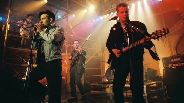 Aslan perform at Dublin's Cathedral Club in November 1986.