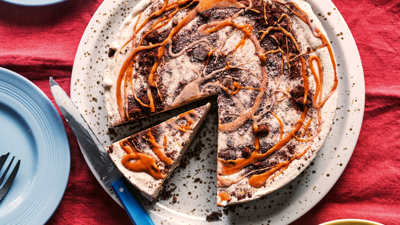 Oreo Cake Recipe With Oreo Creme Filling – Sugar Geek Show