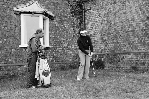 YTHAM ST ANNES, ENGLAND - AUGUST 12: Mary McKenna of Ireland and the GB&I team during the 1976 Curtis Cup Matches played at Royal Lytham and St Annes Golf Club on August 12, 1976 in Lytham St Annes, England.  (Photo by Peter Dazeley/Getty Images)