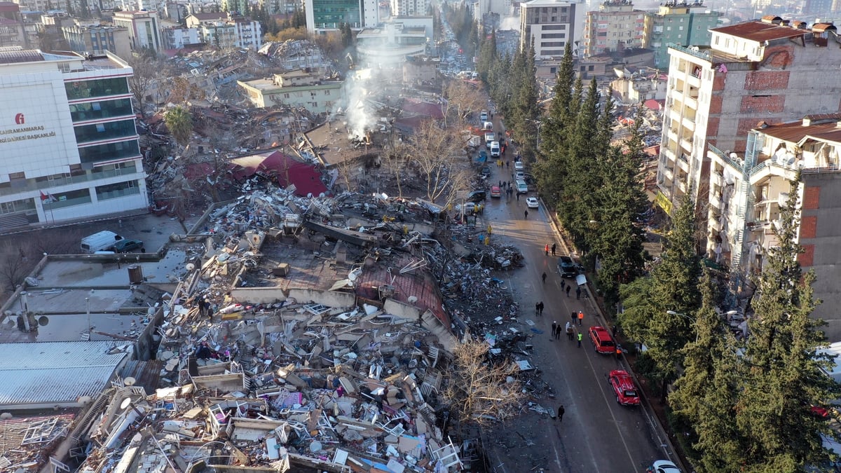 Death toll in Turkey and Syria quake continues to rise as search for