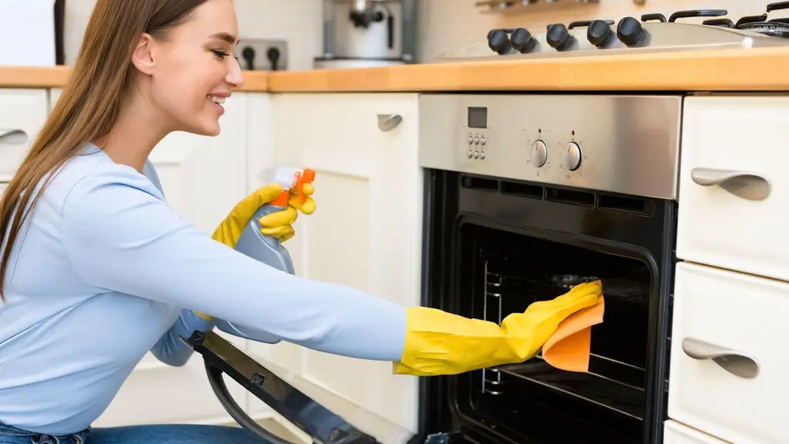 How to clean your oven like a pro