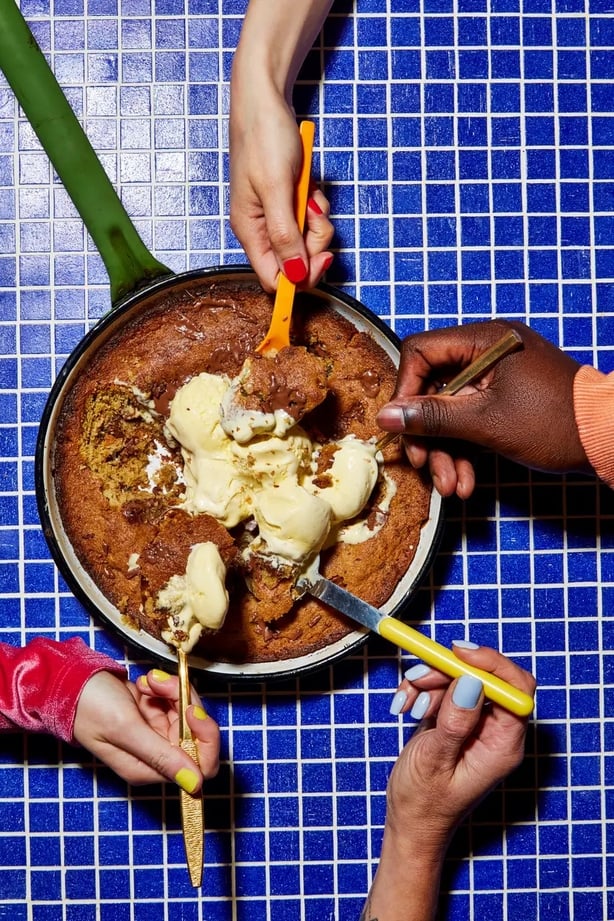 Giant pan cookie recipe