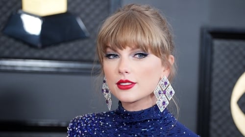 Taylor Swift named global recording artist of the year