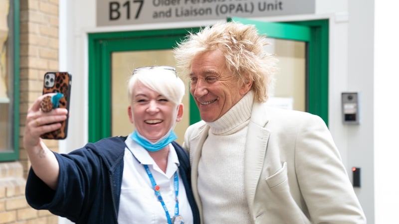 Rod Stewart Visits Hospital Where He Paid For Scans 1663