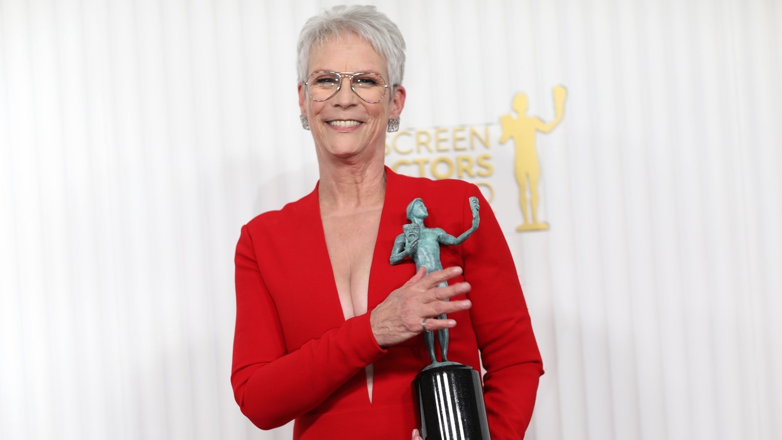 Jamie Lee Curtis weighs in on 'nepo baby' debate