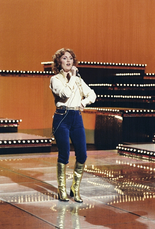 Scottish singer Lulu performs during the recording of RTE Television's 'Star Time', in Studio 1 in April 1978. Photo by Ronan Lee