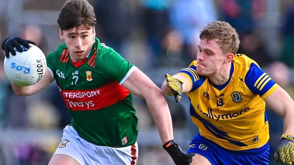 Mayo's Sam Callinan in tackled by Colin Walsh of Roscommon