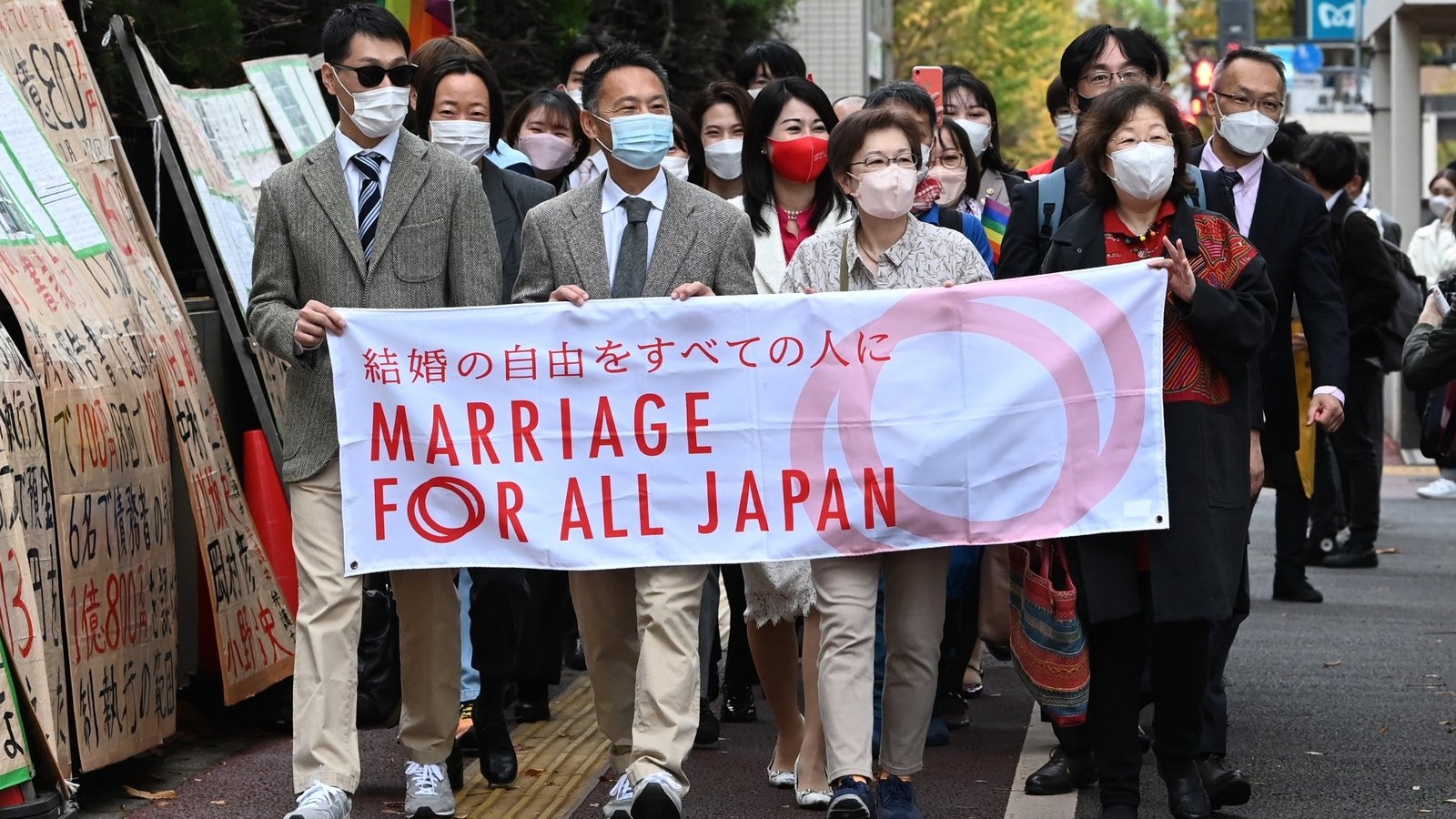 Japanese Opposition Proposes Allowing Same Sex Marriage 