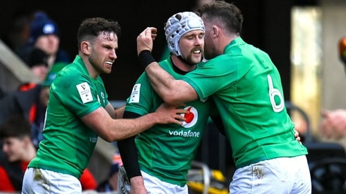 Ireland celebrate Mack Hansen's first-half try