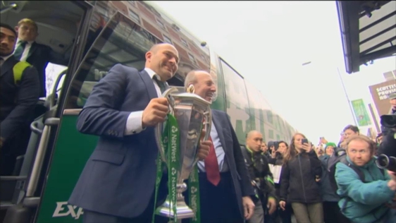 Ireland captain Rory Best with Minister for Transport, Tourism & Sport Shane Ross TD (2018)