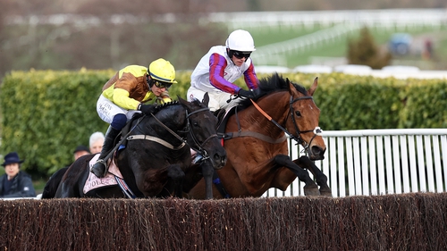 Bravemansgame and Galopin Des Champs jump the last together in the Gold Cup