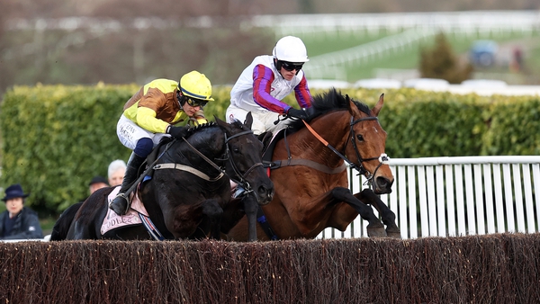 Bravemansgame and Galopin Des Champs jump the last together in the Gold Cup