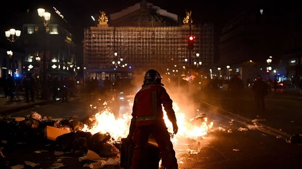 Más de 100 personas detenidas tras las protestas de anoche en París