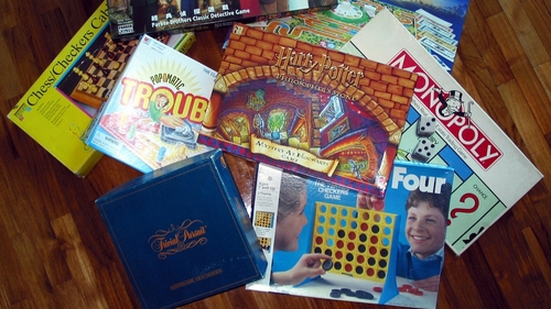 Leithéidí Monopoly, Trivial Pursuit a dhéanann Cartamundi