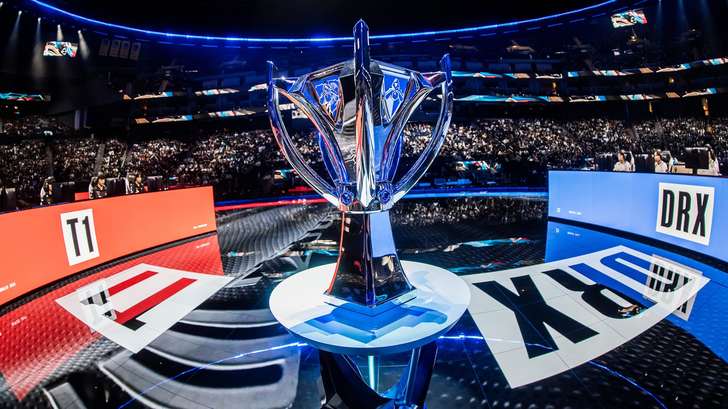 The Summoner's Cup, World Championship Trophy of League of Legends is  News Photo - Getty Images