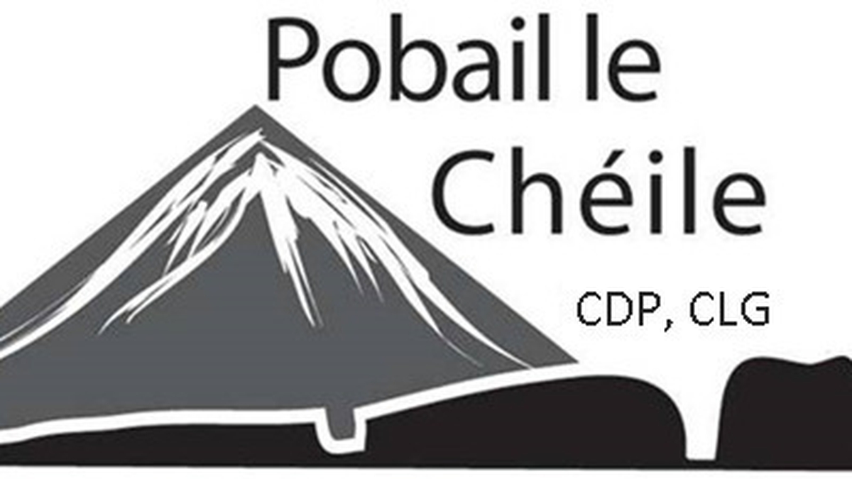 Pól Penrose, Pobail Le Chéile, An Fál Carrach.