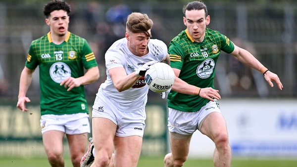 Kildare's Kevin O'Callaghan breaks clear of Aaron Lynch, left, and Cillian O'Sullivan
