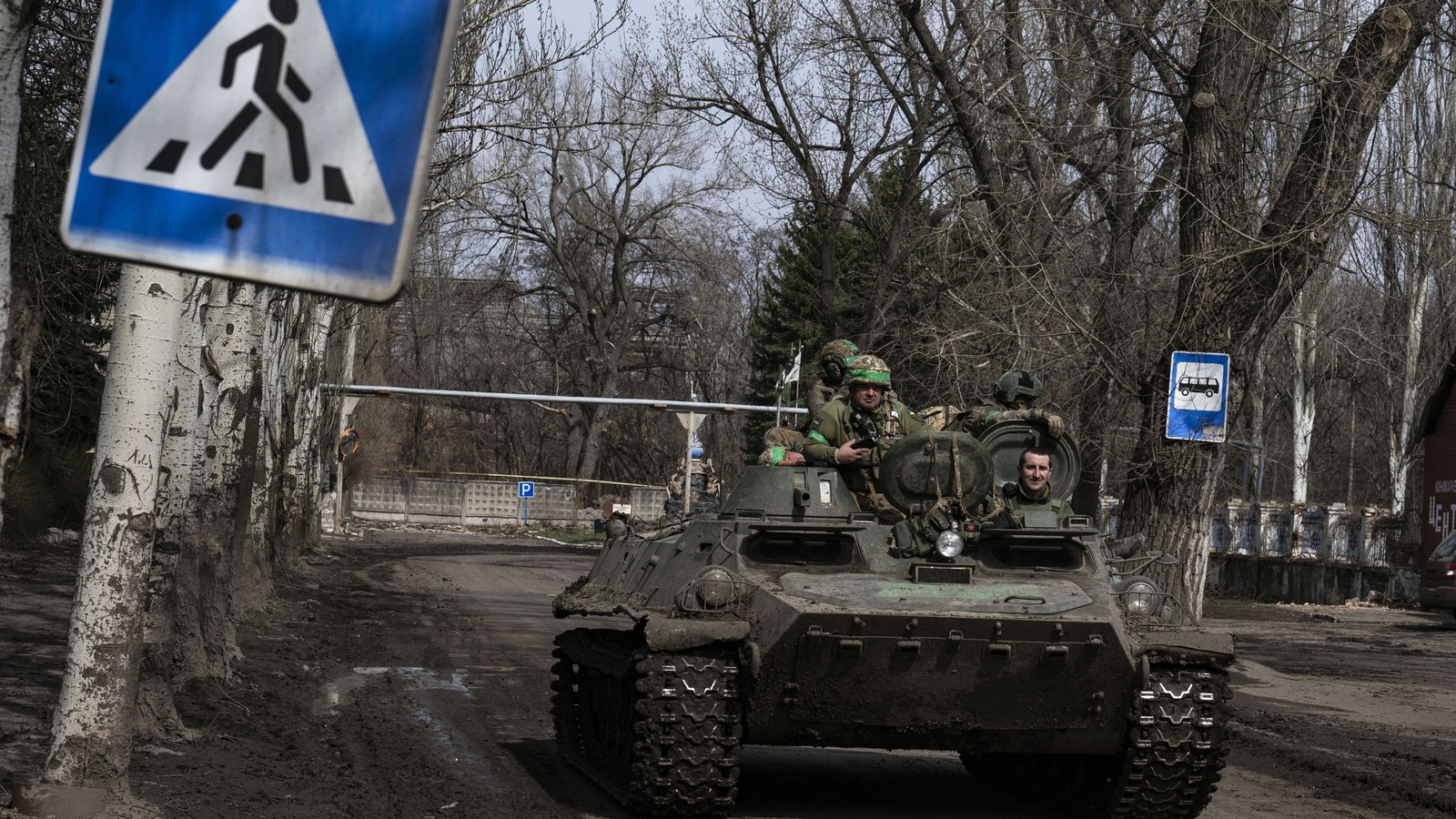 Ukrainian forces prepare counter-offensive