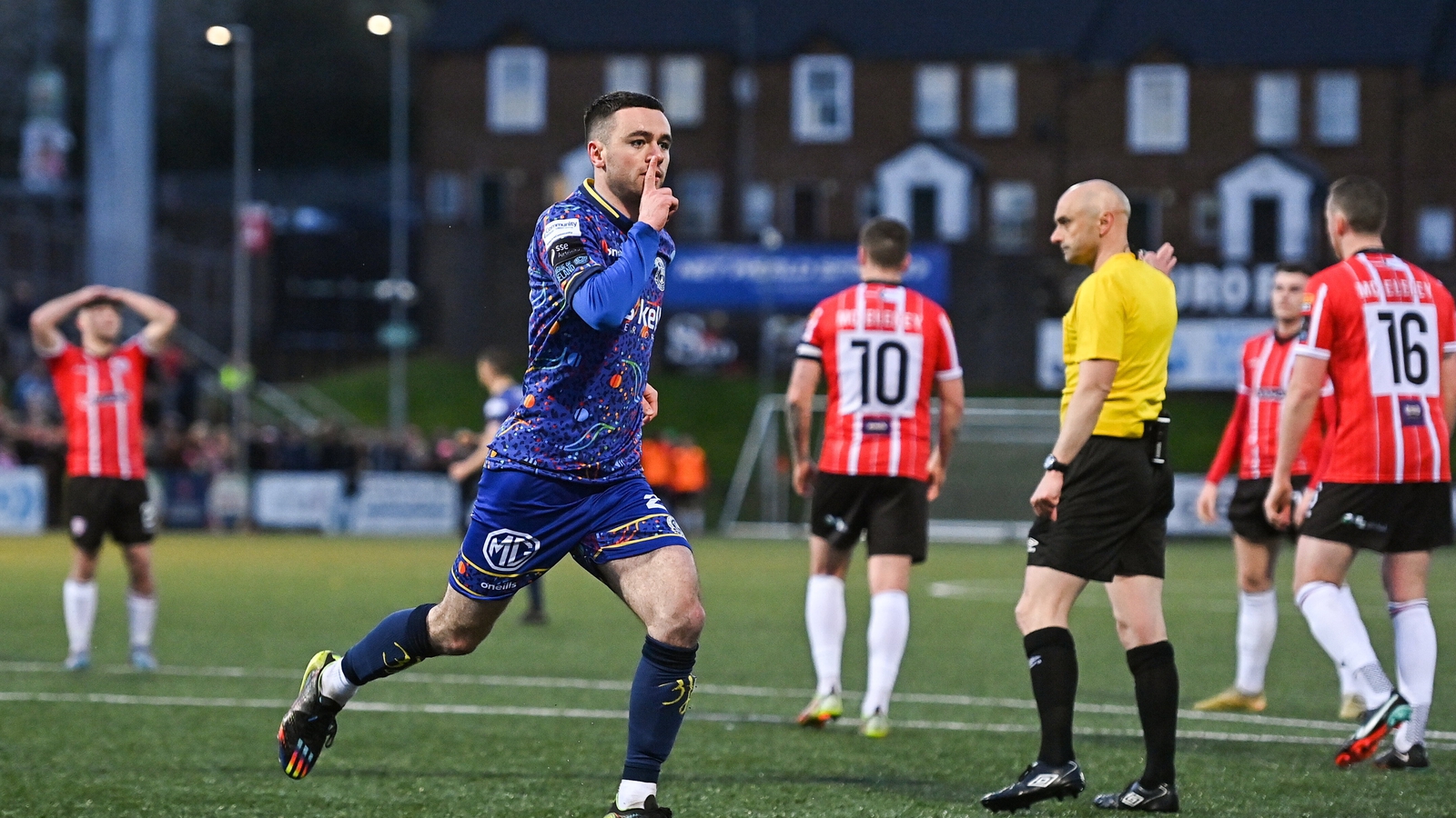 Shamrock Rovers win 20th LOI Premier Division title after Derry City draw  with Sligo