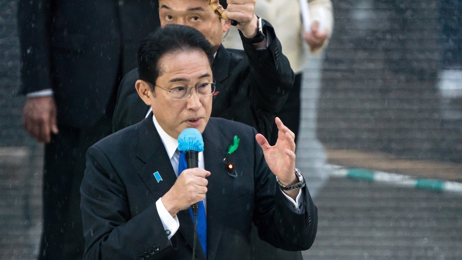 Japan Pm Back On Campaign Trail After Blast Incident