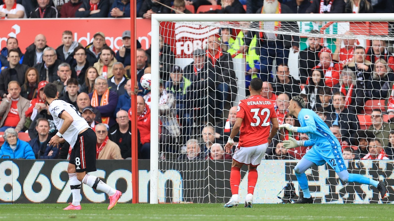 Premier League Recap: Nottingham Forest 0-2 Man United