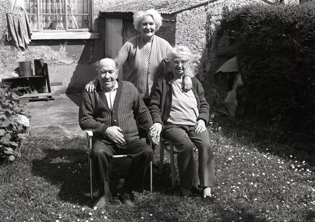 Tom and Kathleen Merrigan (seated), Drimnagh, Dublin, former members of IRA and Cumann na mBan, interviewed for the Urban Folklore Project in 1980. (National Folklore Collection UCD)