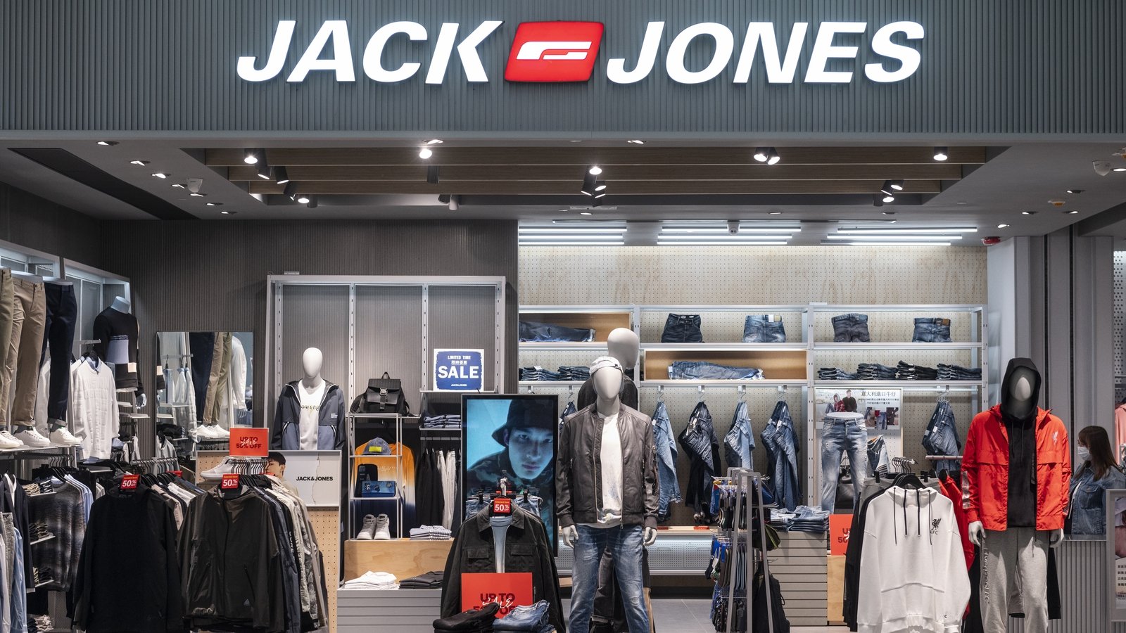 Jack & Jones told to stop denying Sunday premium pay