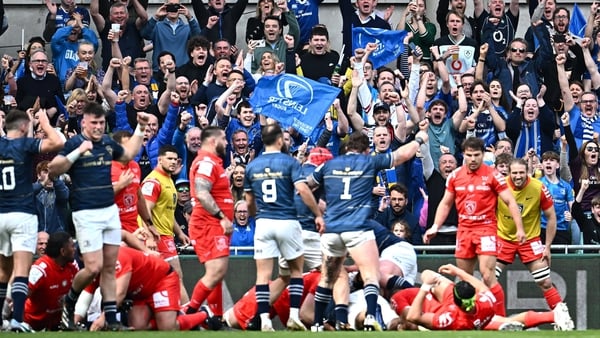 Leinster celebrate Jack Conan's first try