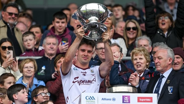 Sean Kelly hoists the Nestor Cup as Galway complete first back-to-back since 2002-03