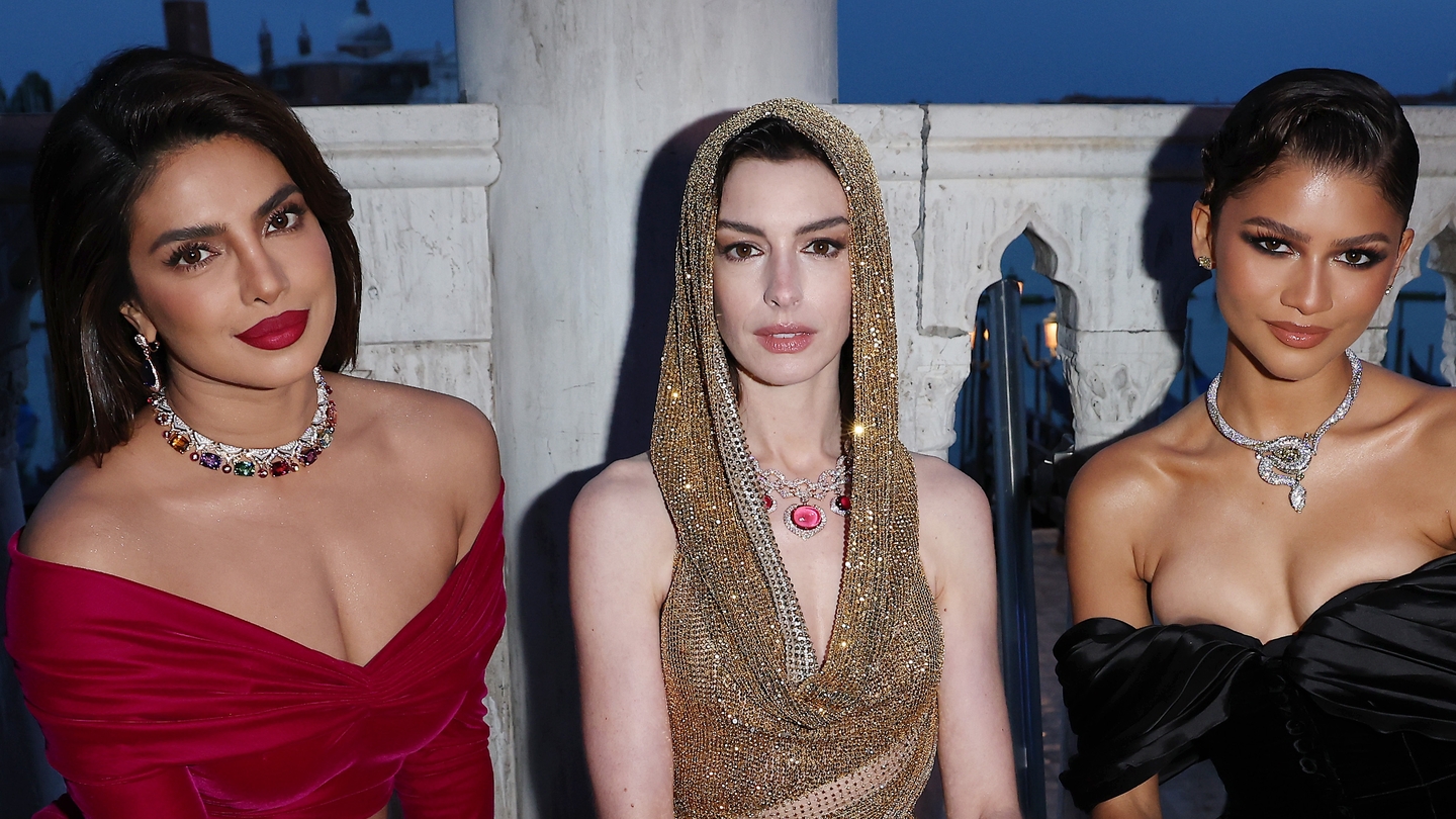 Blackpink's Lisa, Priyanka Chopra, Zendaya Take Over The Internet As They  Attend BVLGARI Event. PICS