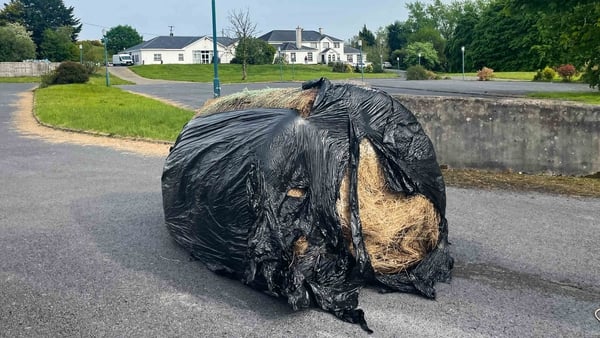 A bale of hay blocking the entrance to the Magowna House Hotel (RollingNews.ie)