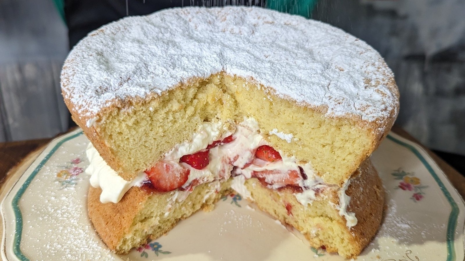How to make a Victoria sponge cake – Victoria Sponge Recipe