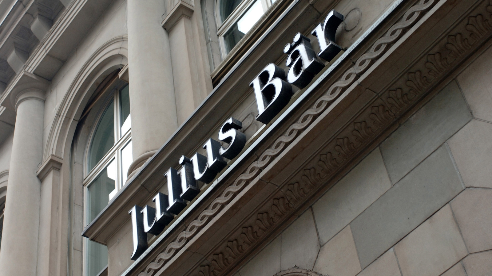 Julius Baer reports 18 half year net profit rise