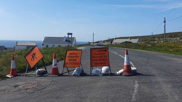 The road in Cnoc Fola is currently closed and local diversions are in place