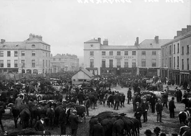 A fair day in Dungarvan, Co. Waterford where farmers have determined to see off the strike action of labourers' who refuse to accept a reduction in their wages. Photo: National Library of Ireland, L_ROY_03583