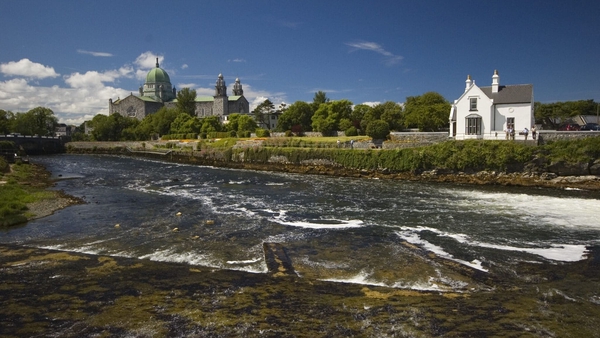 Inland Fisheries Ireland said the decision to close the Moy Fishery in Ballina, Co Mayo and the Galway Fishery in Galway city, follows temperature recordings in excess of 20C in recent days