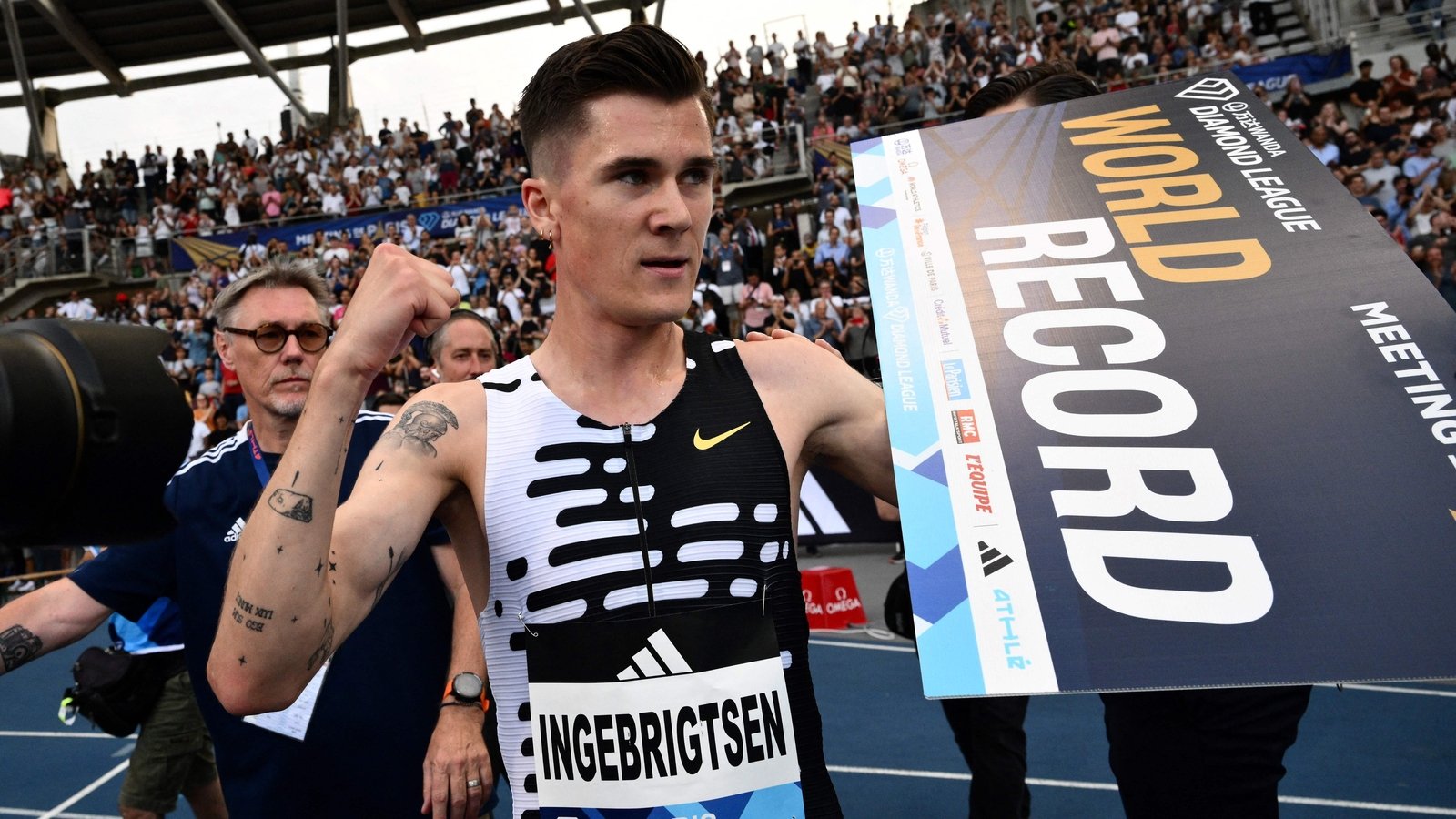 Jakob Ingebrigtsen Shatters Two-mile World Record