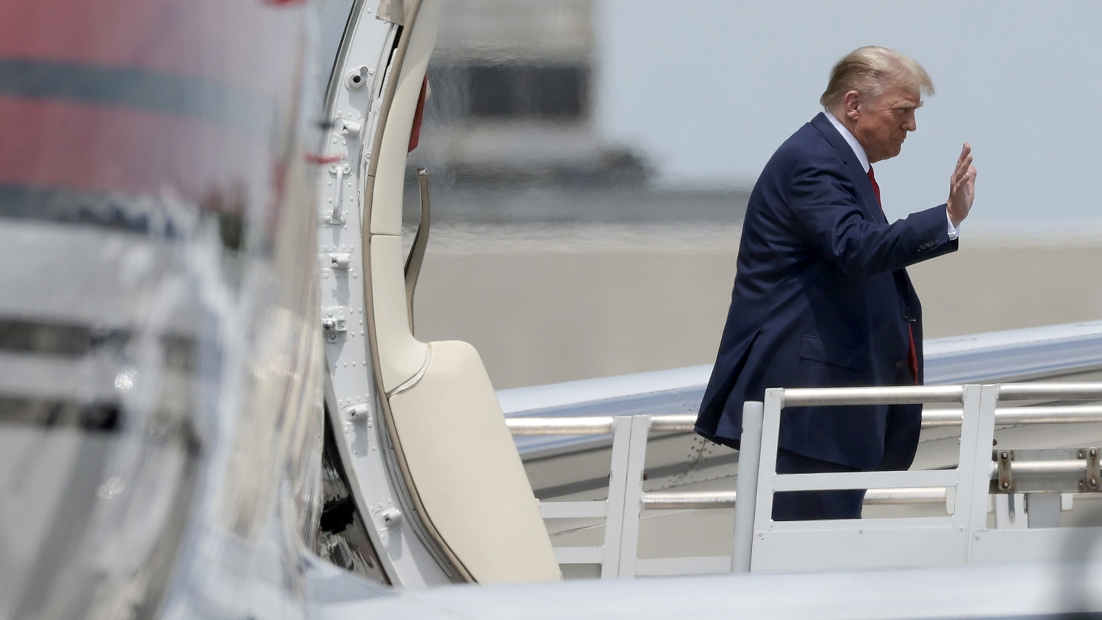 Trump arrives in Florida ahead of court appearance