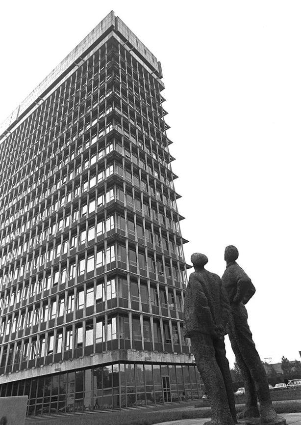 A view of County Hall on the Carrigrohane Road, Cork, photographed for the RTÉ Guide in July 1978. The offices of Cork County Council are located here. County Hall was built in 1968; the two copper statues in the right foreground are by sculptor Oisín Kelly and were erected in 1969.  