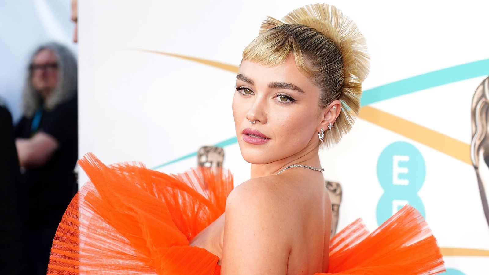 Florence Pugh's hairstylist on the Y2K styles you should try