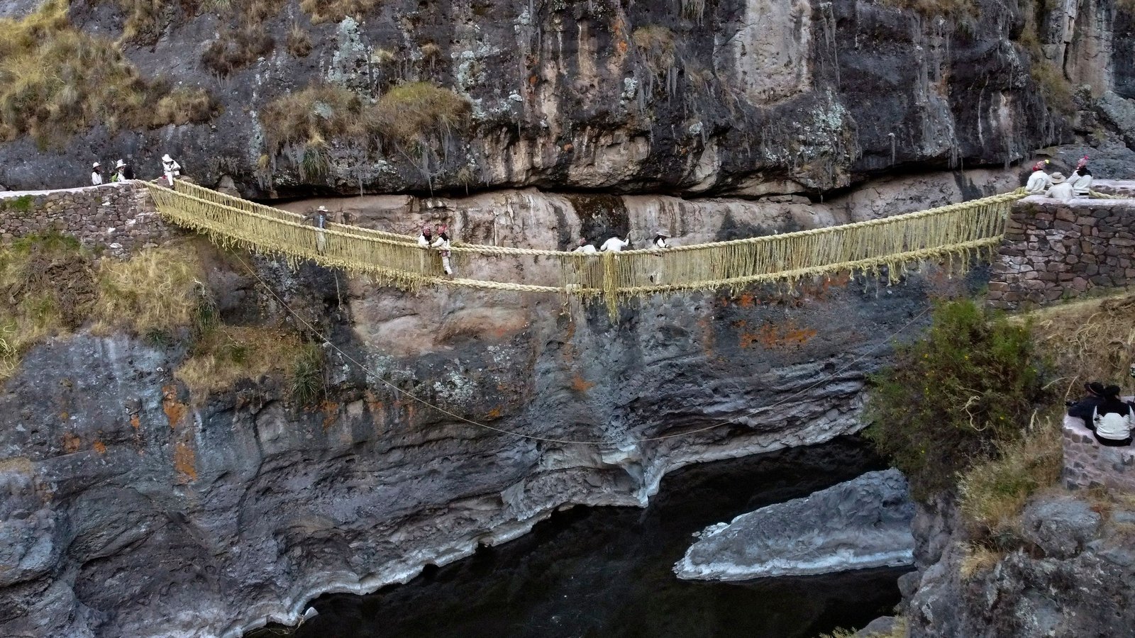 Defying gravity - repairing an Inca rope bridge